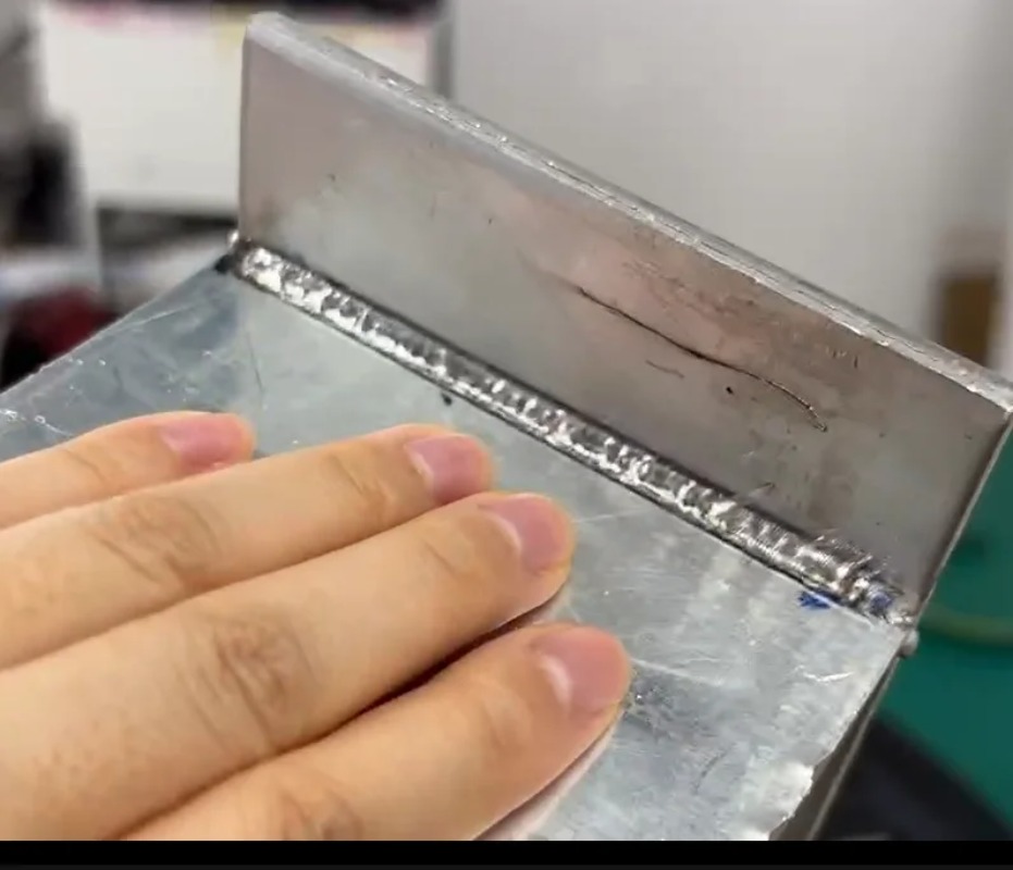 Industrial Laser Welding Tool - Handlaserschweißgerät für Sanitärteile und Rohrschweißen mit